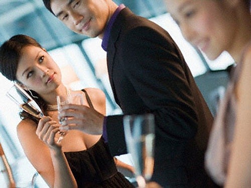 Chồng nai lưng gánh nợ cho cả nhà bồ trẻ vì lý do cười ra nước mắt này Ảnh minh họa: Internet