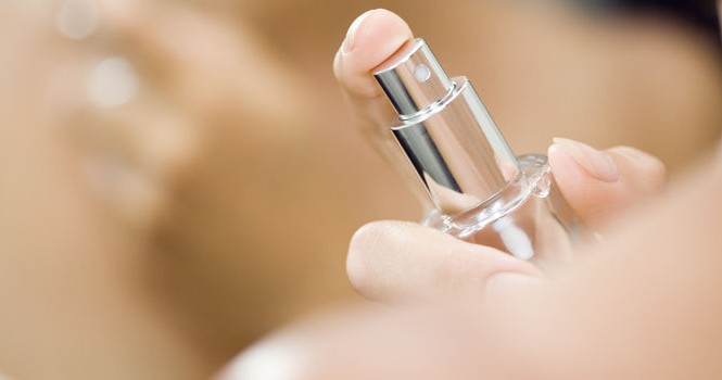 Chồng đứng không vững sau khi 'giải mã' được lý do vợ trẻ bỗng nhiên nghiện mùi nước hoa Ảnh minh họa: Internet