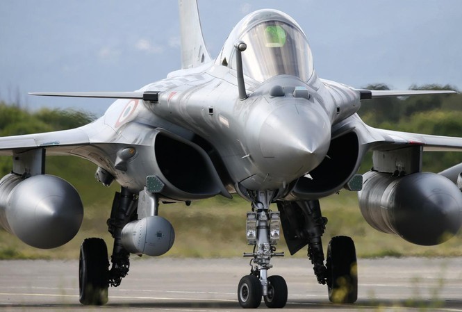 Hé lộ thời điểm Ấn Độ nhận tiêm kích đa năng Rafale từ Pháp Máy bay chiến đấu Dassault Rafale. Ảnh: Aatish Pillai