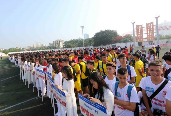 103 đội bóng tranh ngôi vô địch giải học sinh THPT Hà Nội 103 đội bóng tranh ngôi vô địch giải học sinh THPT Hà Nội