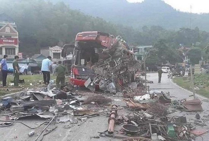 Sau vụ 10 người chết vì tai nạn: Loạt xe khách cắt số khung, mài số máy thế nào? Công ty TNHH Long Giang tai nạn ở Hoà Bình khiến 3 người chết.