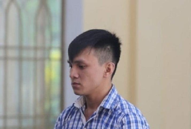 Đánh chết bạn nhậu vì bị mắng uống không hết chén rượu Đánh chết bạn nhậu, Nguyễn Đình Tuấn Huy lĩnh 10 năm tù