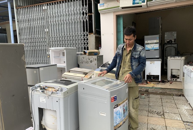 Máy giặt, tủ lạnh bị lũ ngâm, bà con để tui sấy sửa miễn phí cho Máy giặt, tủ lạnh bị lũ ngâm, bà con để tui sấy sửa miễn phí cho