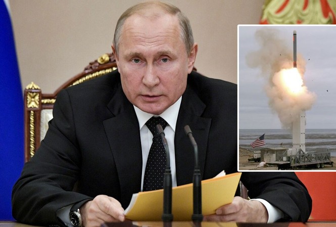 Ông Putin doạ sẽ 'đáp trả tương xứng' vụ thử tên lửa Mỹ Tổng thống Vladimir Putin trong buổi họp với Hội đồng An ninh Nga ngày 23/8 tại Moscow. Ảnh: Điện Kremlin