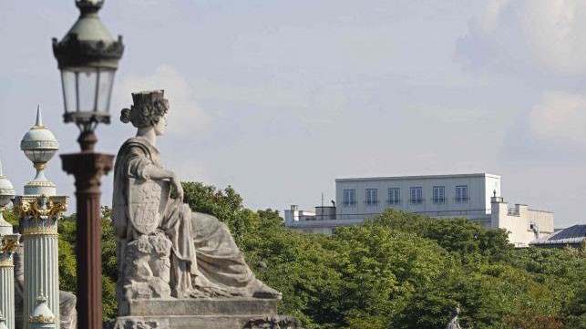 Pháp triệu hồi đại sứ Mỹ vụ 'nghe lén 3 đời Tổng thống' Tòa nhà đại sứ quán Mỹ tại Paris nhìn từ xa.