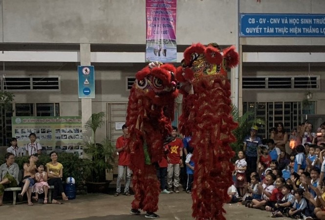 Mang Trung thu muộn đến trẻ em nhỏ vùng khó khăn tỉnh Đồng Nai Mang Trung thu muộn đến trẻ em nhỏ vùng khó khăn tỉnh Đồng Nai