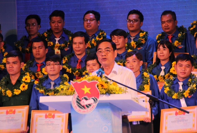Tuyên dương 43 thanh niên công nhân giàu kỹ năng, nhiều sáng kiến Tuyên dương 43 thanh niên công nhân giàu kỹ năng, nhiều sáng kiến