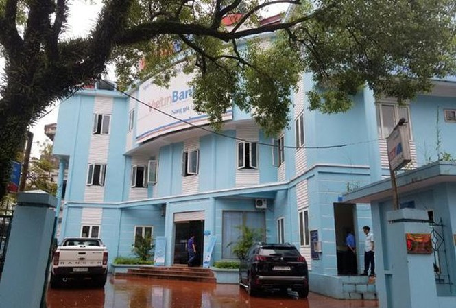 Vây bắt đối tượng dùng dao cướp ngân hàng tại Lào Cai Chi nhánh Ngân hàng Vietinbank nơi xảy ra vụ cướp vào sáng 27/8.