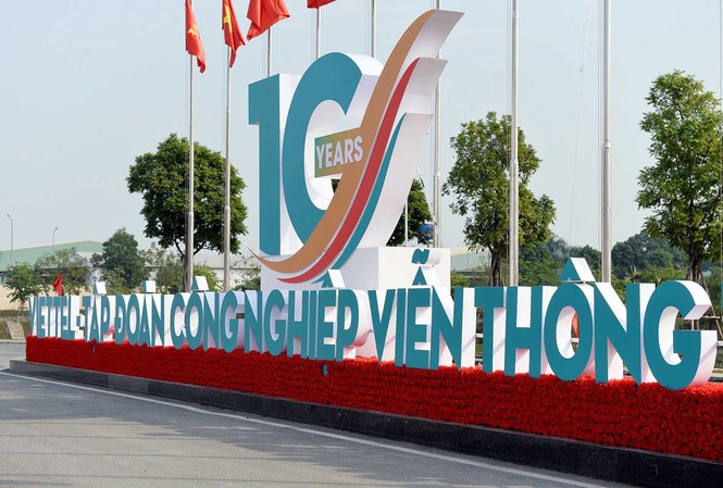 Tập đoàn Viễn thông Quân đội đổi tên Tập đoàn Viễn thông Quân đội (Viettel) chính thức được Chính phủ công nhận là doanh nghiệp Quốc phòng An ninh và đổi tên thành Tập đoàn Công nghiệp - Viễn thông Quân đội.