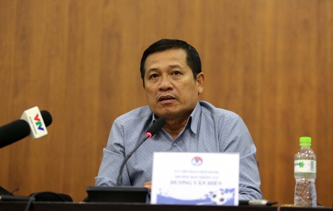 VFF cần mạnh dạn 'thay máu' ban Trọng tài Tại cuộc họp báo ở VFF cách đây không lâu, ông Dương Văn Hiền nhận lỗi nhưng không từ chức với lý do...chỉ là người chắp bút. Việc phân công trọng tài đã thông qua tập thể.