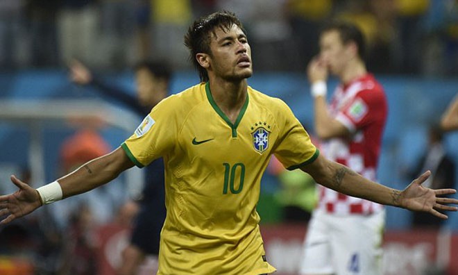 Nhờ trọng tài, Neymar san bằng kỷ lục của Ronaldinho Neymar đã ghi dấu ấn ngay trận đầu tiên tại VCK World Cup.
