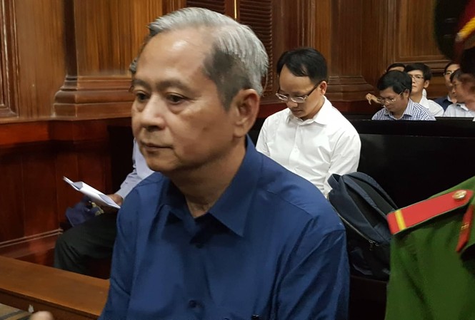 Xử vụ ‘đất vàng’ 15 Thi Sách: Trách nhiệm Sở Tài chính TPHCM tới đâu? Nguyên Phó Chủ tịch UBND TPHCM - bị cáo Nguyễn Hữu Tín tại phiên tòa. Ảnh: Tân Châu