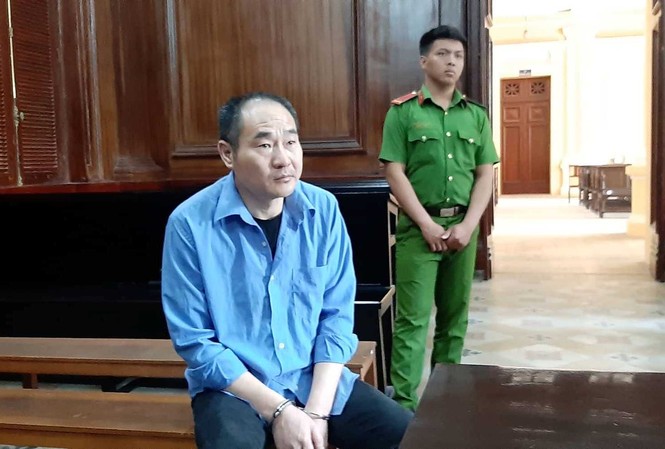 Bắt quả tang người Trung Quốc trộm tiền trên máy bay Vietjet Ren Dan Jun - công dân Trung Quốc bị tòa án ở TPHCM xét xử vì trộm cắp tiền trên máy bay.