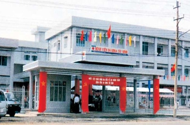 Tây Ninh cách ly y tế hơn 1.700 người Việt từ Campuchia trở về 2 ca dương tính nCoV đầu tiên ghi nhận tại Tây Ninh cách ly tại Bệnh viện đa khoa. Ảnh: BVĐK.