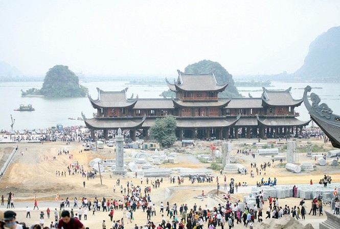 2000 người làm việc ngày đêm trên công trình chuẩn bị Đại lễ Phật đản 2019 2000 người làm việc ngày đêm trên công trình chuẩn bị Đại lễ Phật đản 2019