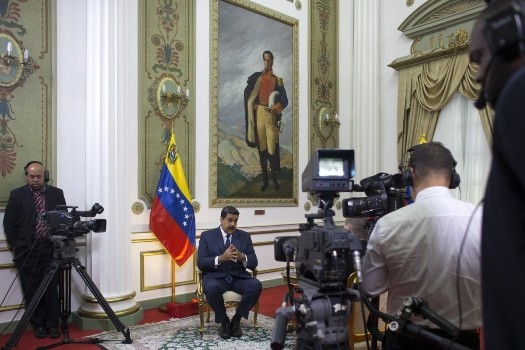 Khủng hoảng Venezuela: Tổng thống Maduro muốn gặp Mỹ Tổng thống Venezuela Nicolas Maduro trong cuộc trả lời phỏng vấn hãng tin AP