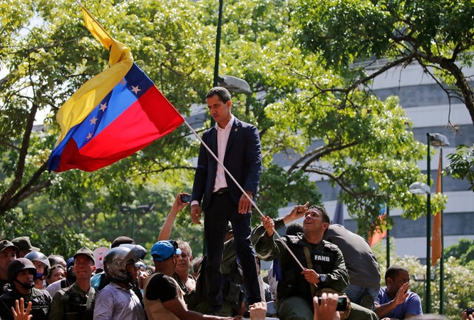 Mỹ có vẻ đang mất kiên nhẫn với Venezuela Tổng thống tự phong Juan Guaido kêu gọi phe ủng hộ trong cuộc xuống đường hôm 29/4. (Ảnh: AP)
