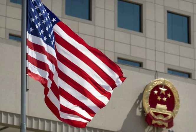 Tổng thống Mỹ Trump ký đạo luật Hong Kong, Trung Quốc đe dọa trả đũa Đạo luật về Dân chủ và nhân quyền Hong Kong được Tổng thống Mỹ Donald Trump ký hôm 27/11. (Ảnh: AP)