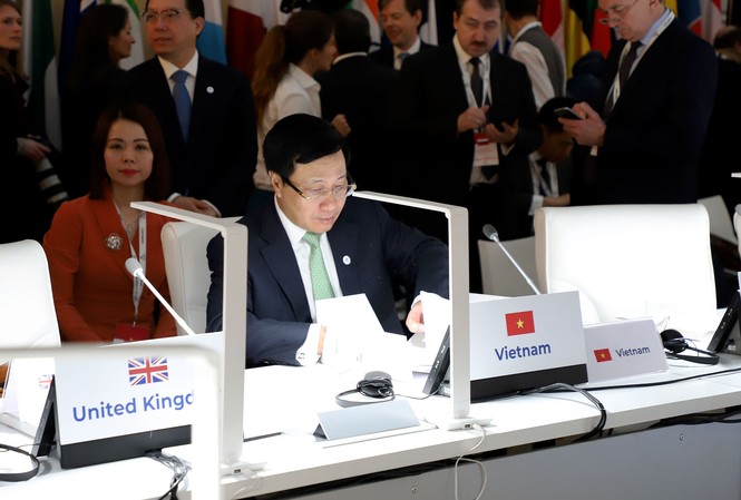 Các ngoại trưởng ASEM quan ngại về tình hình biển Đông Phó Thủ tướng Phạm Bình Minh tham dự hội nghị. (Ảnh: Mofa)