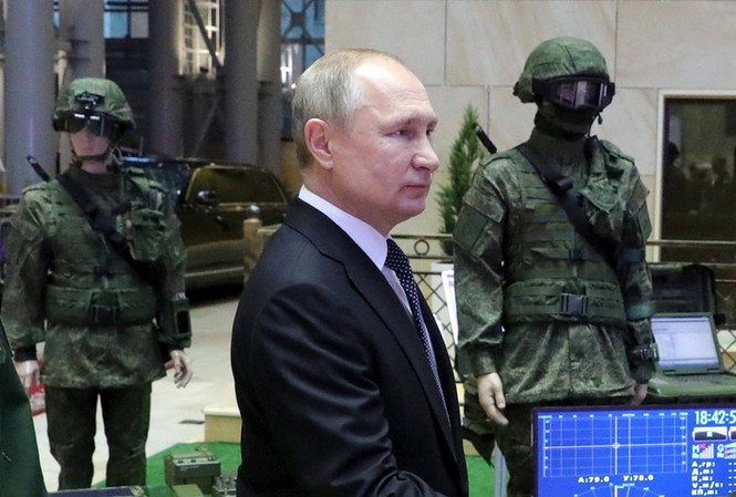 Ông Putin tuyên bố Nga dẫn đầu thế giới về vũ khí siêu thanh Ông Putin phát biểu trước các quan chức và lãnh đạo quân đội Nga. (Ảnh: AP)