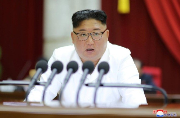 Ông Kim Jong Un kêu gọi triển khai ‘các biện pháp tích cực và tấn công' Ông Kim Jong Un phát biểu trong kỳ họp của đảng Lao động Triều Tiên khai mạc từ cuối tuần qua. (Ảnh: KCNA)