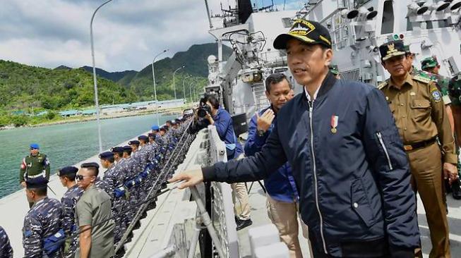 Tàu Trung Quốc không chịu rời đi, Tổng thống Indonesia ra thực địa Ông Widodo ra thăm đảo ở vùng biển nơi các tàu Trung Quốc không chịu rời đi