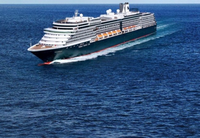 Campuchia tiếp nhận du thuyền bị nhiều nước xua đuổi vì sợ dịch Covid-19 Du thuyền MS Westerdam rơi vào tình trạng sắp hết nhiên liệu sau khi bị nhiều nước từ chối cho cập cảng
