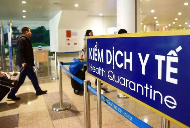 Bộ Ngoại giao nói gì về thông tin 'người Đài Loan phải nộp phí bôi trơn khi vào Việt Nam'? Biển thông tin về kiểm dịch y tế tại sân bay. (Ảnh: Getty Images)
