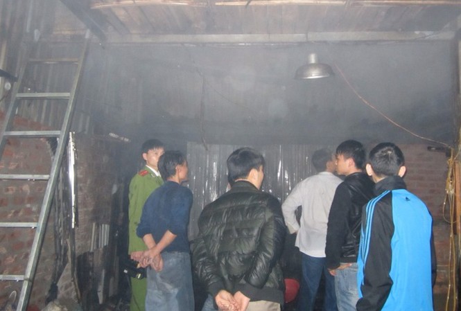 Bất cẩn khi đun bếp củi, nhà kho cháy rụi Hiện trường vụ cháy.