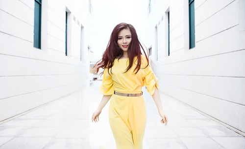 Dương Hoàng Yến: Bố từng khuyên bỏ ca hát vì sợ 'cám dỗ' Giọng ca 24 tuổi chọn hướng đi chậm và chắc trong âm nhạc.