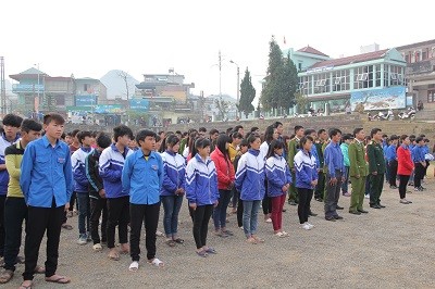 Hành trình tình nguyện: Xuân về trên Sìn Hồ Các bạn học sinh, đoàn viên thanh niên của huyện Sìn Hồ đã có mặt từ rất sớm để tham dự chương trình.