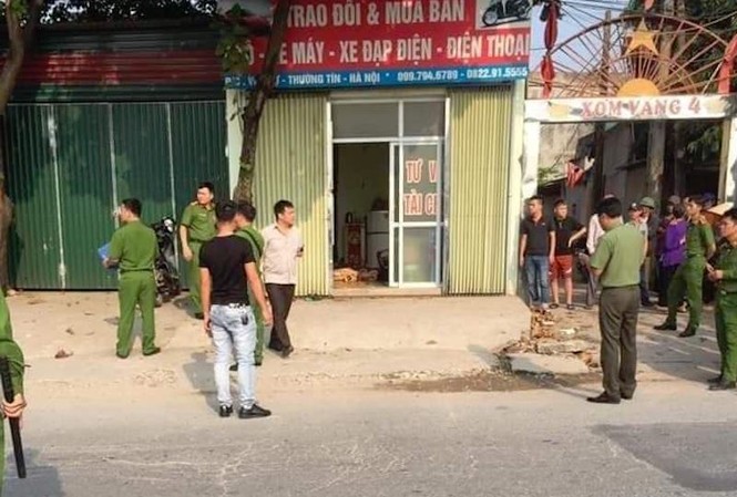 Nam thanh niên bị đâm tử vong trong hiệu cầm đồ ở Hà Nội Hiện trường vụ việc.