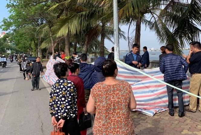 Phát hiện thi thể phụ nữ nổi trên hồ Tây Hiện trường vụ việc.