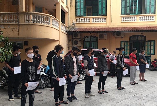 Khởi tố, tạm giữ 15 'quái xế' phóng nhanh, lạng lách quanh hồ Hoàn Kiếm Các đối tượng