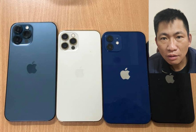 Dùng dao cướp 4 chiếc iPhone 12 ở cửa hàng FPT tại Hà Nội Đối tượng Tuân và tang vật. Ảnh Công an Hà Nội