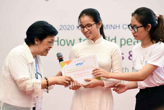 ‘Sống hòa bình: Tôi - chúng tôi và chúng ta’ ‘Sống hòa bình: Tôi - chúng tôi và chúng ta’