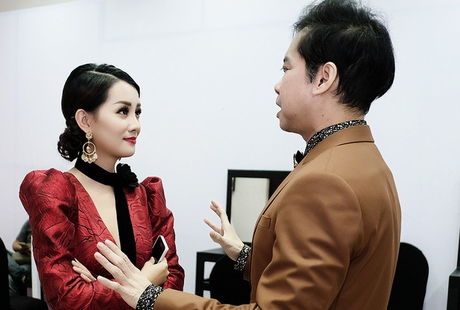 MC Quỳnh Chi tiết lộ bí mật hậu trường về Ngọc Sơn và Như Quỳnh MC Quỳnh Chi tiết lộ bí mật hậu trường về Ngọc Sơn và Như Quỳnh