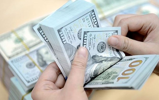 Thanh khoản ngân hàng căng thẳng, manh nha cuộc đua lãi suất Trong khi thanh khoản ngân hàng có dấu hiệu hơi căng thì đáng mừng là tỷ giá VND/USD không biến động
