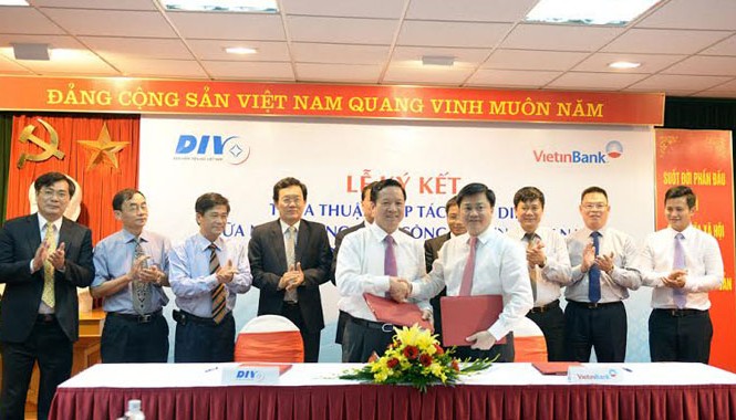 VietinBank hợp tác toàn diện với Bảo hiểm Tiền gửi Việt Nam Đại diện VietinBank và Bảo hiểm Tiền gửi Việt Nam thực hiện ký kết Thỏa thuận hợp tác toàn diện.
