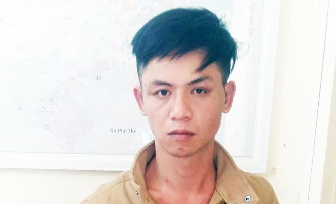 Bắt hai đối tượng dùng bình xịt hơi cay gây ra hàng loạt vụ cướp Đặng Lê Nguyên Anh tại cơ quan điều tra.