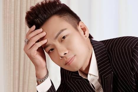 Ca sĩ Nam Khang: Tôi vẫn được đi diễn và hoạt động bình thường Ca sĩ Nam Khang chịu nhiều áp lực và chỉ trích khi liên quan tới vụ án của ca sĩ Châu Việt Cường.