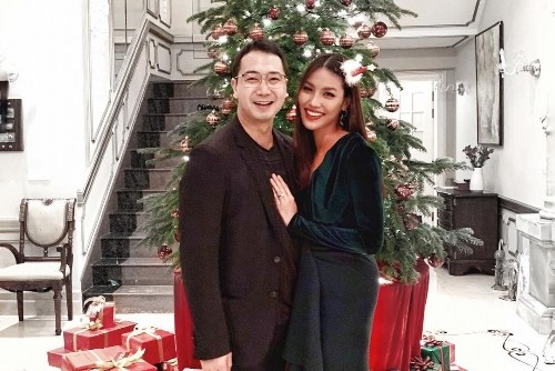 Showbiz 2/1: Chồng đại gia xác nhận Lan Khuê đang mang thai? Showbiz 2/1: Chồng đại gia xác nhận Lan Khuê đang mang thai?