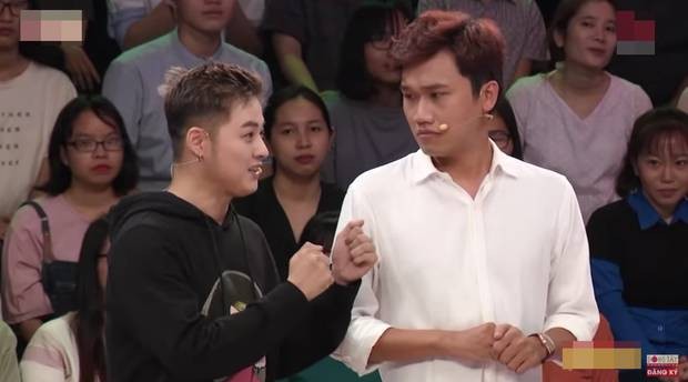 Thanh Duy Idol bức xúc vì liên tục bị chỉ trích ‘vô duyên’ trên truyền hình Xuân Nghị là khách mời của thập niên 2000 đồng hành cùng Thanh Duy trong tập 9 "Ký ức vui vẻ".