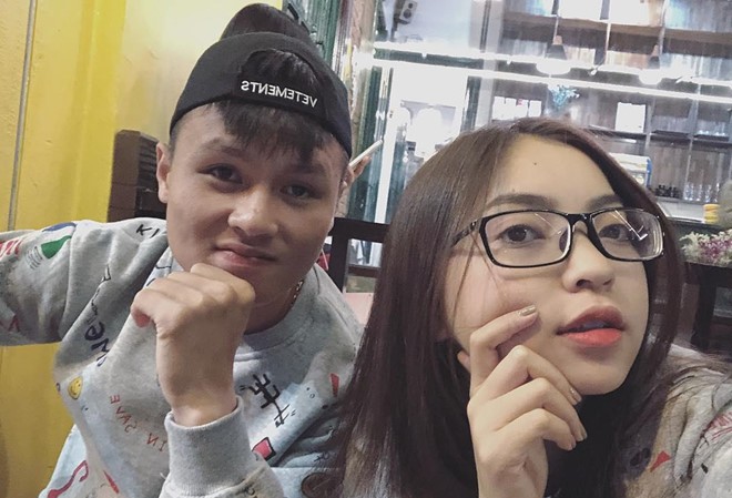 Showbiz 8/11: Nhật Lê ngầm xác nhận đã chia tay Quang Hải Showbiz 8/11: Nhật Lê ngầm xác nhận đã chia tay Quang Hải