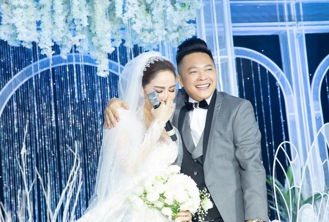 Phản ứng của Bảo Thy khi chồng đại gia bị chê bai ngoại hình Phản ứng của Bảo Thy khi chồng đại gia bị chê bai ngoại hình