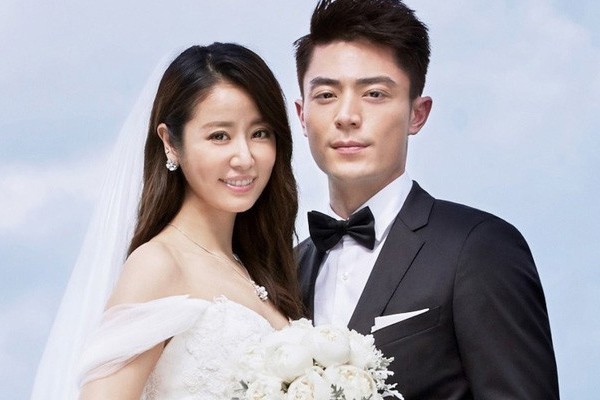 Showbiz 28/10: Lâm Tâm Như và Hoắc Kiến Hoa đã ly hôn? Showbiz 28/10: Lâm Tâm Như và Hoắc Kiến Hoa đã ly hôn?