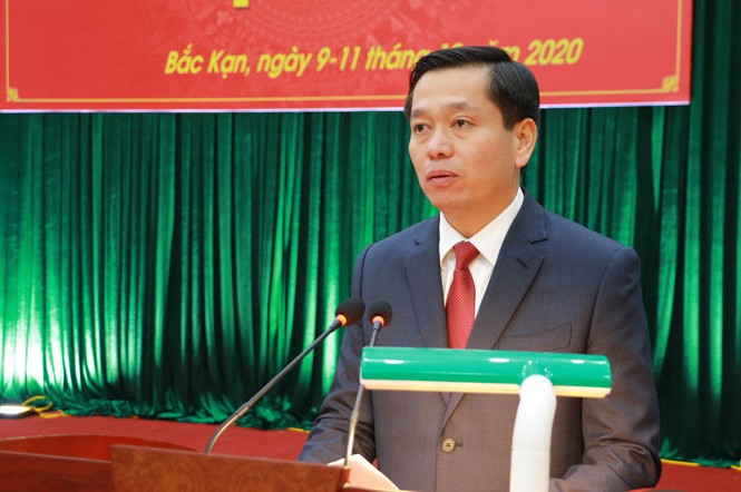 Ông Nguyễn Long Hải được bầu làm Chủ tịch UBND tỉnh Bắc Kạn Ông Nguyễn Long Hải phát biểu nhận nhiệm vụ. Ảnh: Báo Bắc Kạn