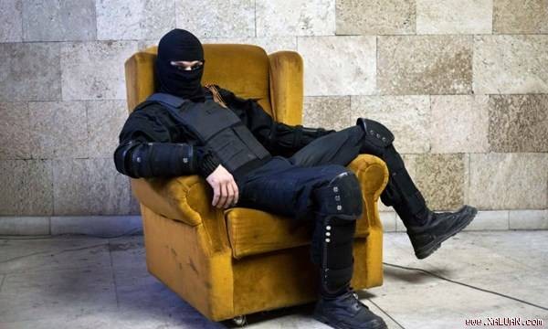 Điện Kremlin lo ngại quân tình nguyện Nga ở đông Ukraine trở về Tay súng tình nguyện Ragulin