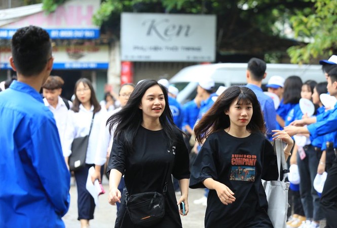 Ngày đầu thi THPT 2019: Siết chặt an ninh, cập nhật giải đề thi Ngữ Văn Ảnh Như Ý