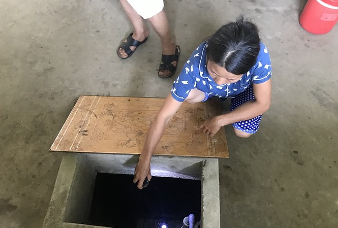 Người phụ nữ đổ thuốc diệt cỏ vào dầu gội cho hàng xóm rụng tóc, xấu xí Người phụ nữ đổ thuốc diệt cỏ vào dầu gội cho hàng xóm rụng tóc, xấu xí